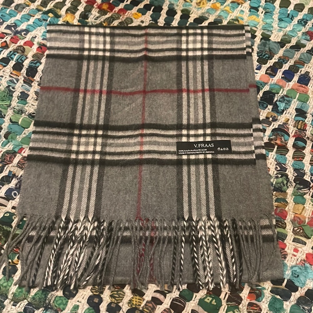 Fraas scarf, grey plaid